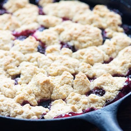 BLACKBERRY COBBLER